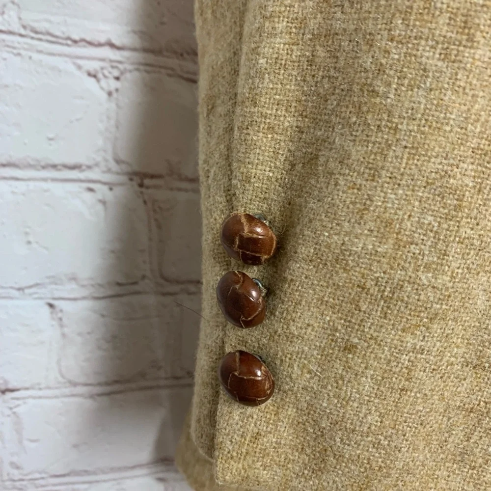 Vintage Campus Man in Wool Tan Elbow Patch Blazer Sport Coat S 40”​